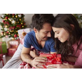 Arc, kéz és lábápoló ajándékcsomagok vízhiányos bőrre